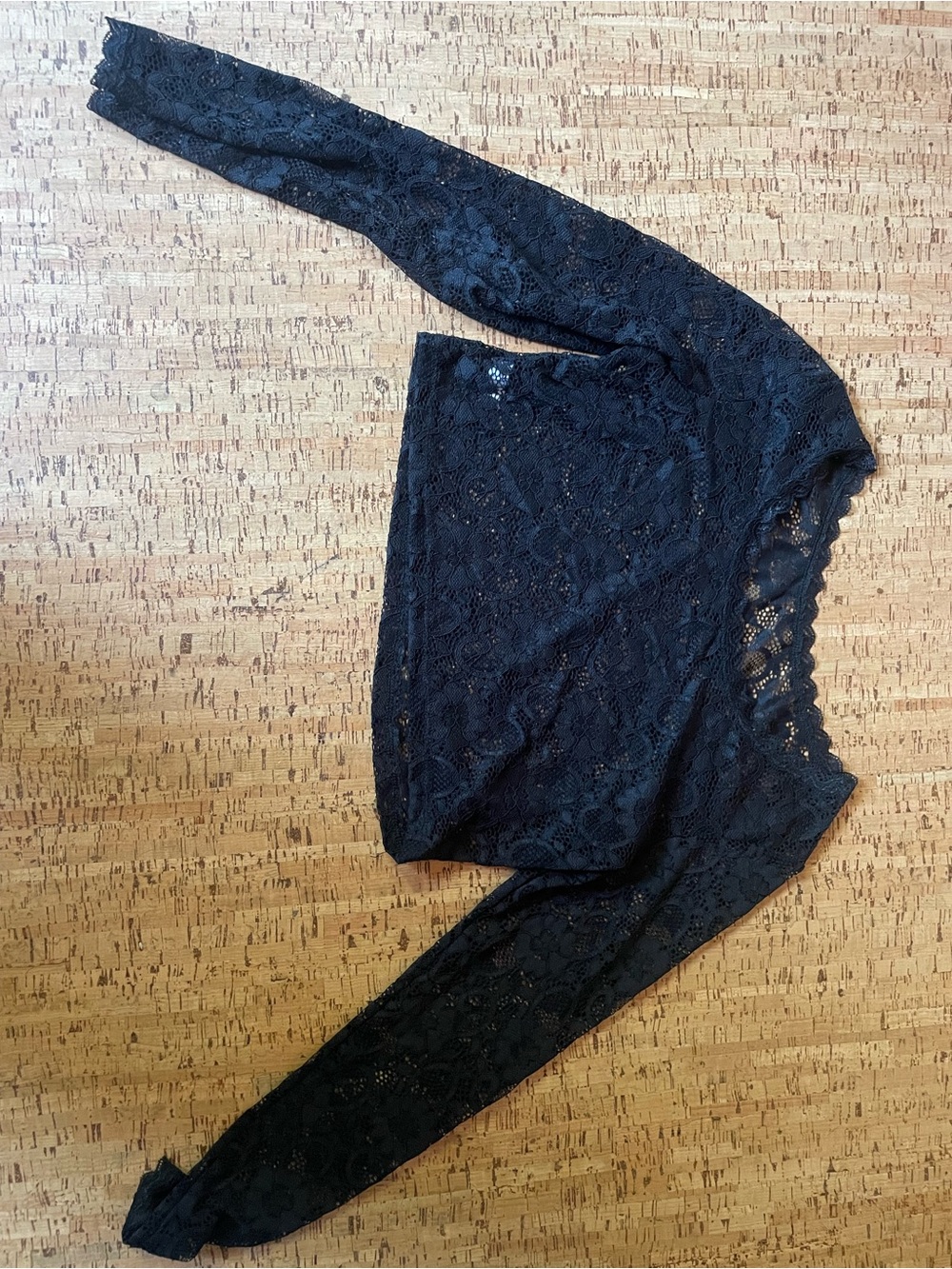 Black Lace Long-Sleeve Crop Top